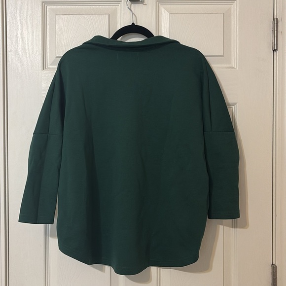 Green Pullover Collared Top - Picture 4 of 4